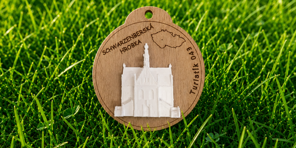 043 Schwarzenberská hrobka - ořech